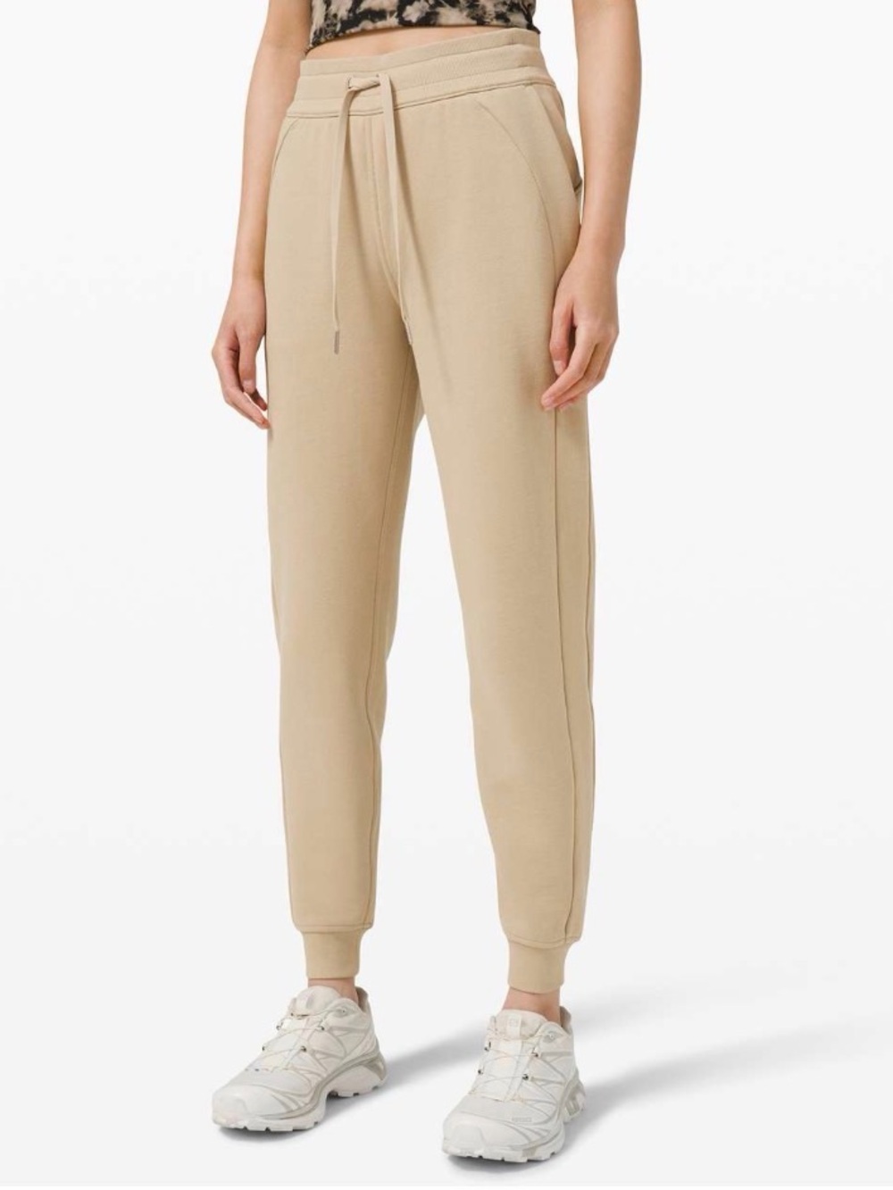 Lululemon Scuba High Rise Jogger 28” Trench. Like New/NWOT, Perfect condition!